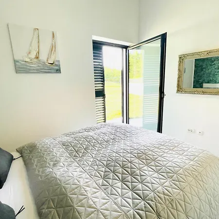 Mala Oaza Holiday home *